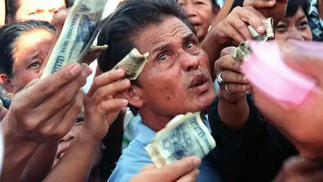 Apa Itu Krisis Moneter? Memahami Efek Domino yang Meruntuhkan Ekonomi Negara
