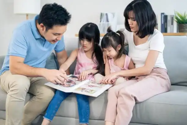 Strategi Ampuh Orang Tua Milenial dalam Membangun Minat Baca Anak di Tengah Gempuran Distraksi Digital