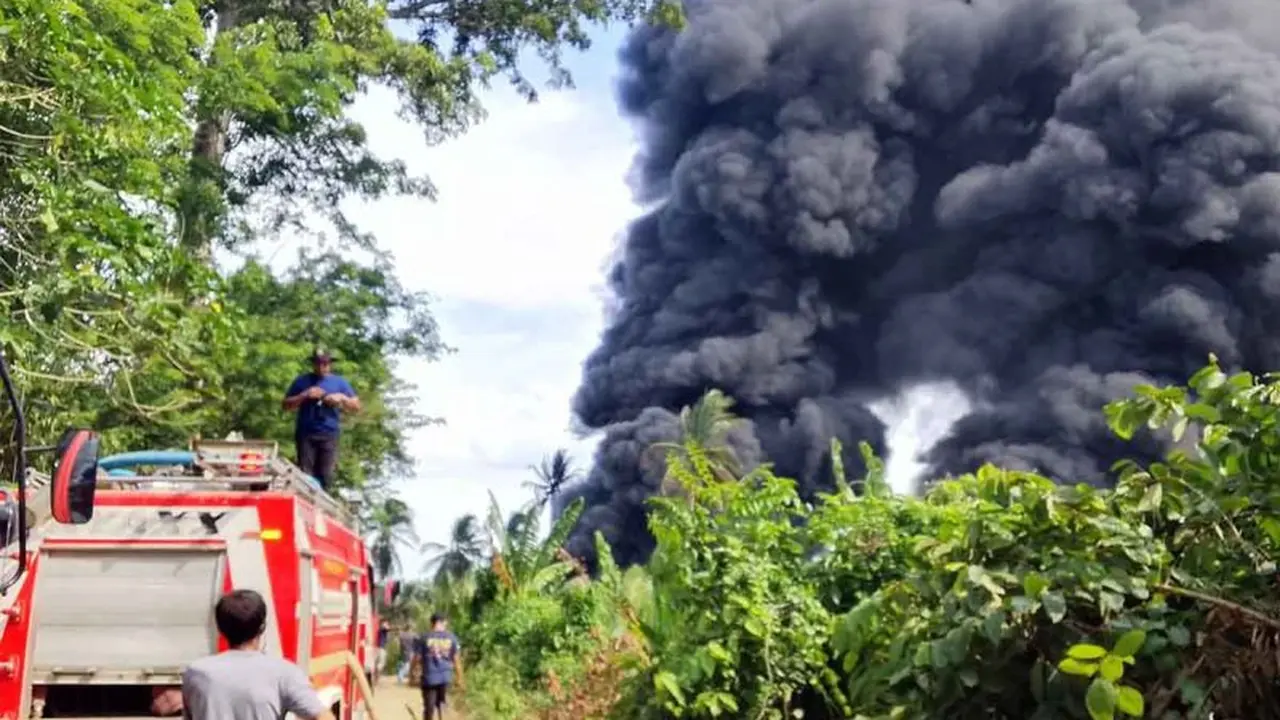 Sumur Minyak Ilegal di Aceh Timur Meledak Hebat, Bupati Konfirmasi Belum Ada Korban Jiwa
