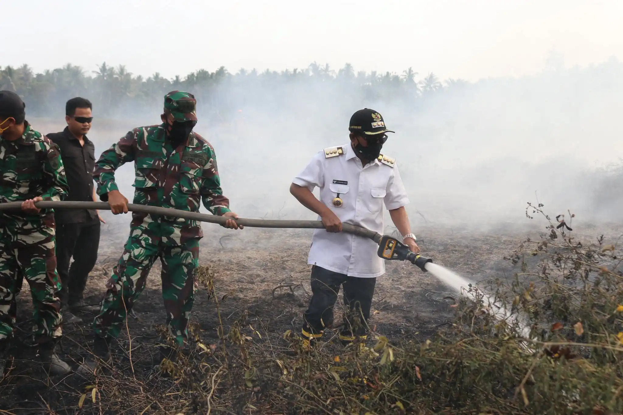 Bupati HSS Tinjau 2 Lokasi Karhutla, Pastikan Penanganan Berjalan dan Warga Tetap Aman
