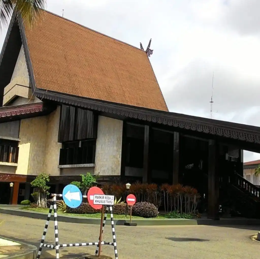 Setelah 35 Tahun, Rumah Dinas Gubernur Kalsel Akhirnya Direhab Total