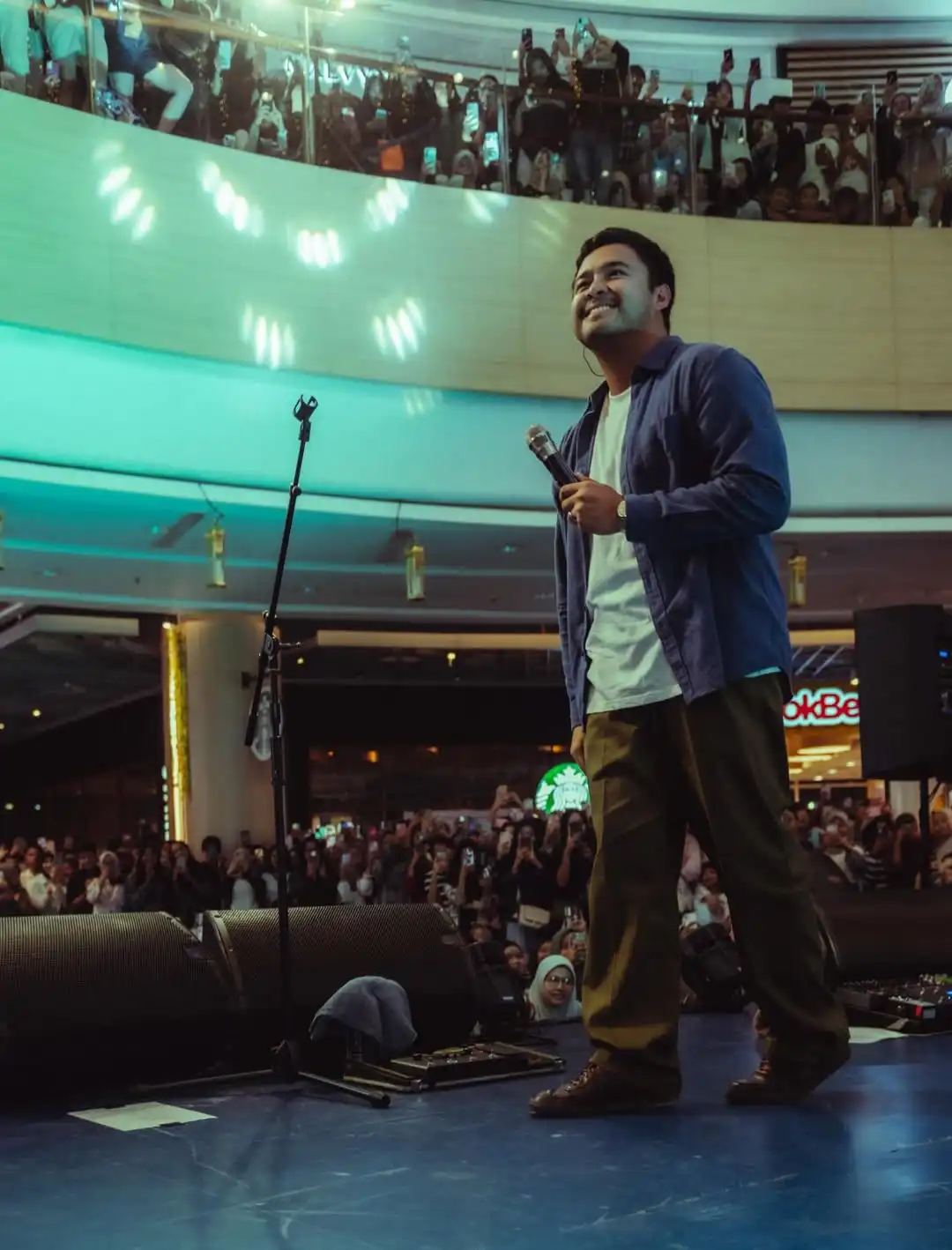 Siapa Nadhif Basalamah? Intip Profil Penyanyi Penjaga Hati