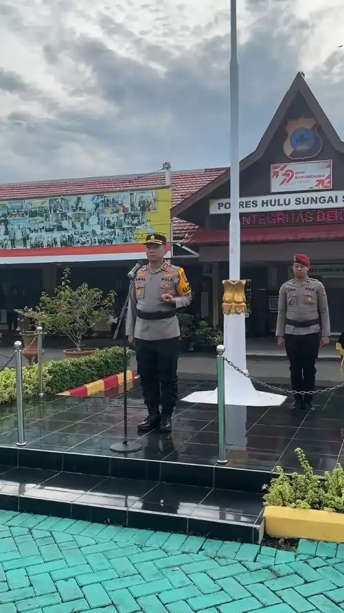 Polres HSS Laksanakan Sertijab dan Berikan Penghargaan untuk TNI serta Kepala Desa
