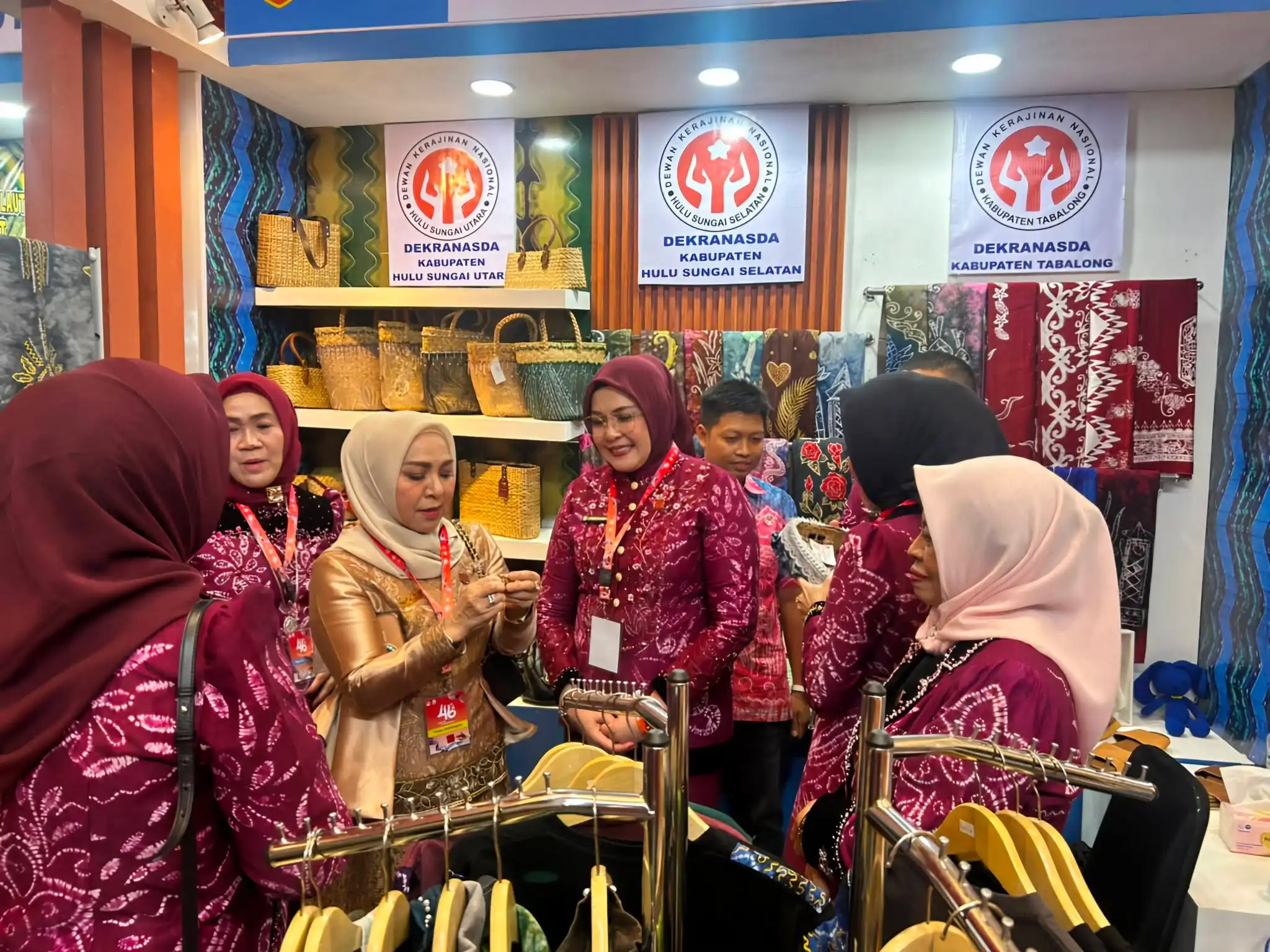 Sasirangan HSS Curi Perhatian di HUT Dekranas ke-46, Dekranasda Bidik Pasar Nasional