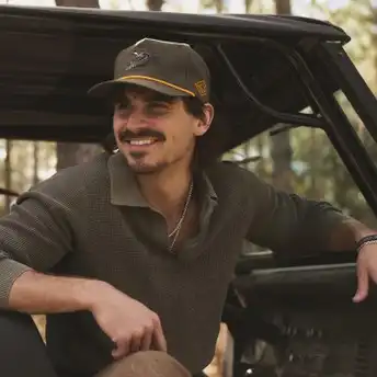 Siapa Sih Tucker Wetmore? Kenalan Sama "Sad Boy" Baru di Kancah Country yang Lagi Viral