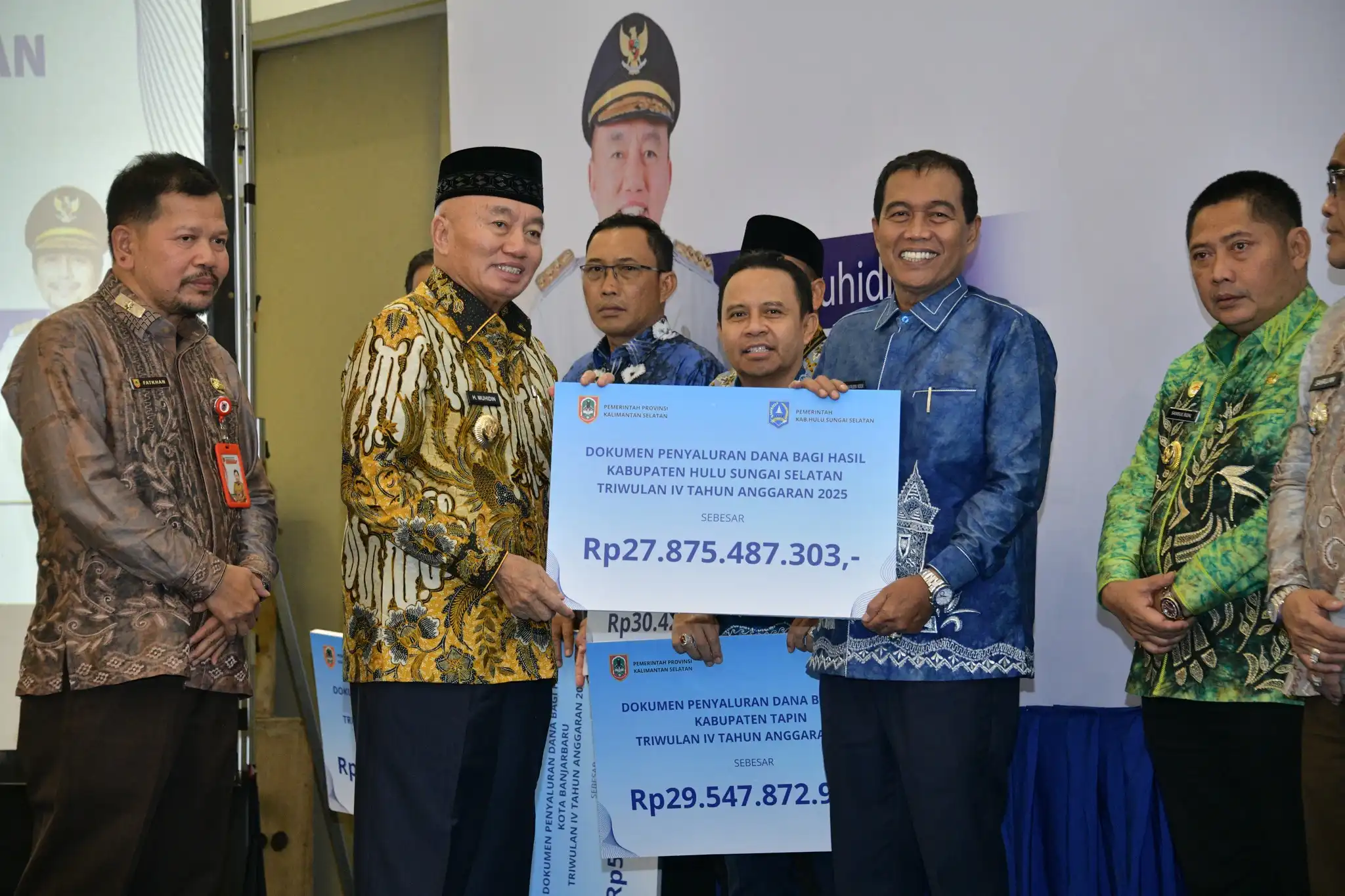 Bupati HSS Terima Dana Bagi Hasil Pajak Daerah dari Pemprov Kalsel, Dorong Pembangunan Daerah