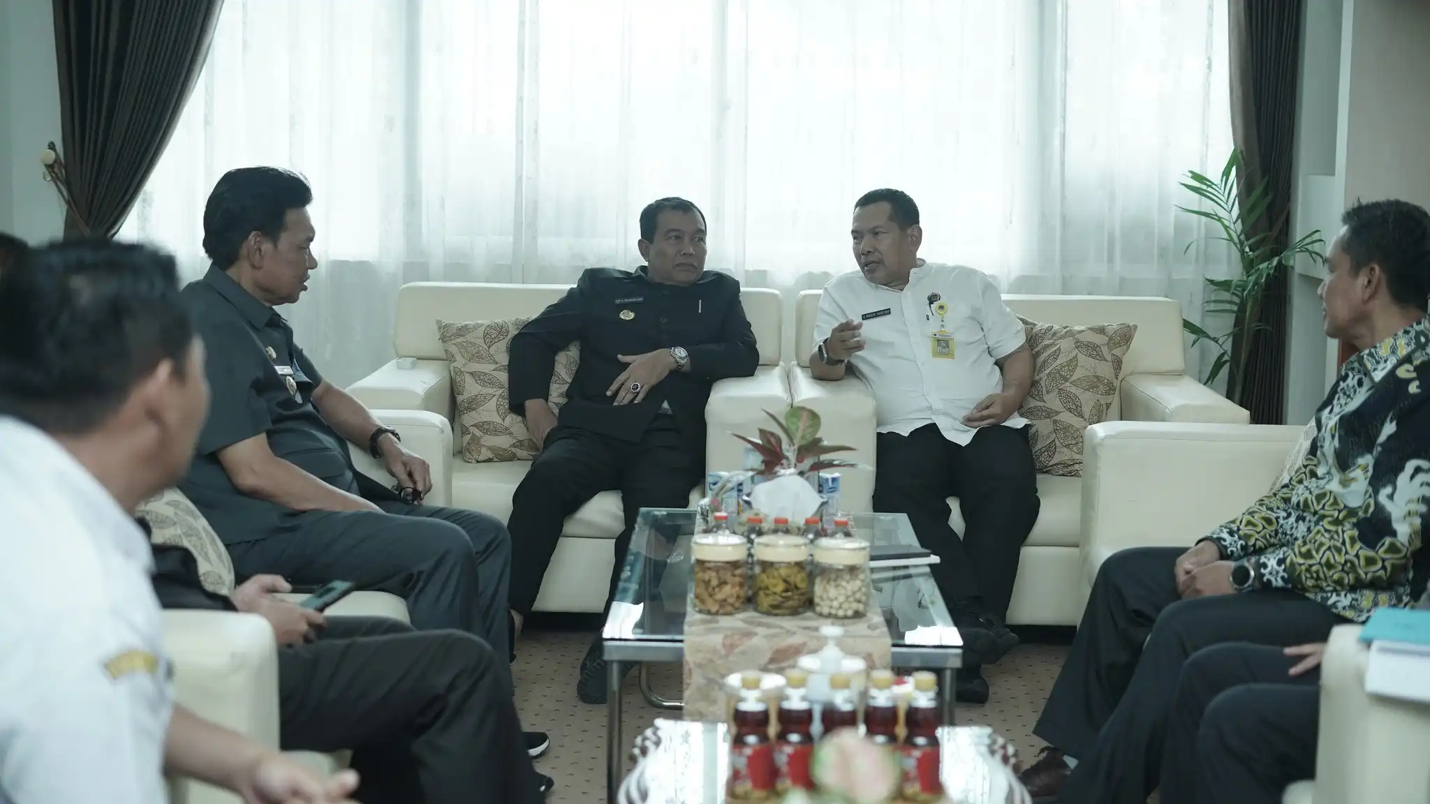 Bupati HSS Terima Kunjungan BPN, Bahas Percepatan Sertifikasi Tanah dan Peningkatan Layanan Pertanahan