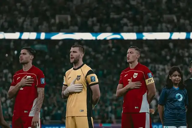 Maarten Paes: Perjalanan Karier Kiper Belanda dari FC Utrecht hingga Ajax