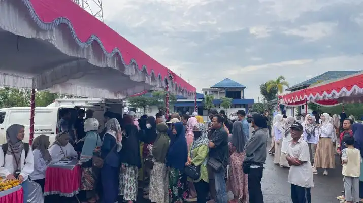 Antusias Warga Banjarmasin Membludak di Bazar Gerakan Pangan Murah, Harga Bahan Pokok Bisa Lebih Hemat