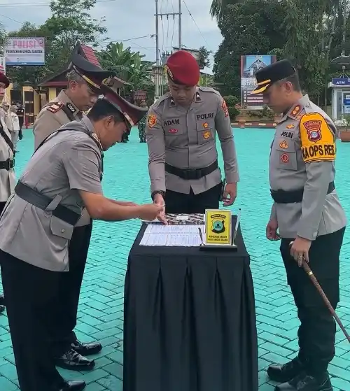 Sertijab Polres HSS: Pergantian Pejabat Kasat dan Kapolsek, Kapolres Ingatkan Tugas Prioritas