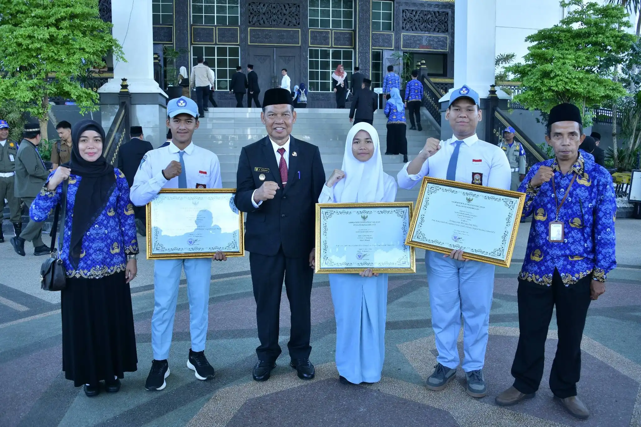 3 Siswa HSS yang Raih Prestasi Nasional dan Internasional Terima Penghargaan dari Gubernur Kalsel