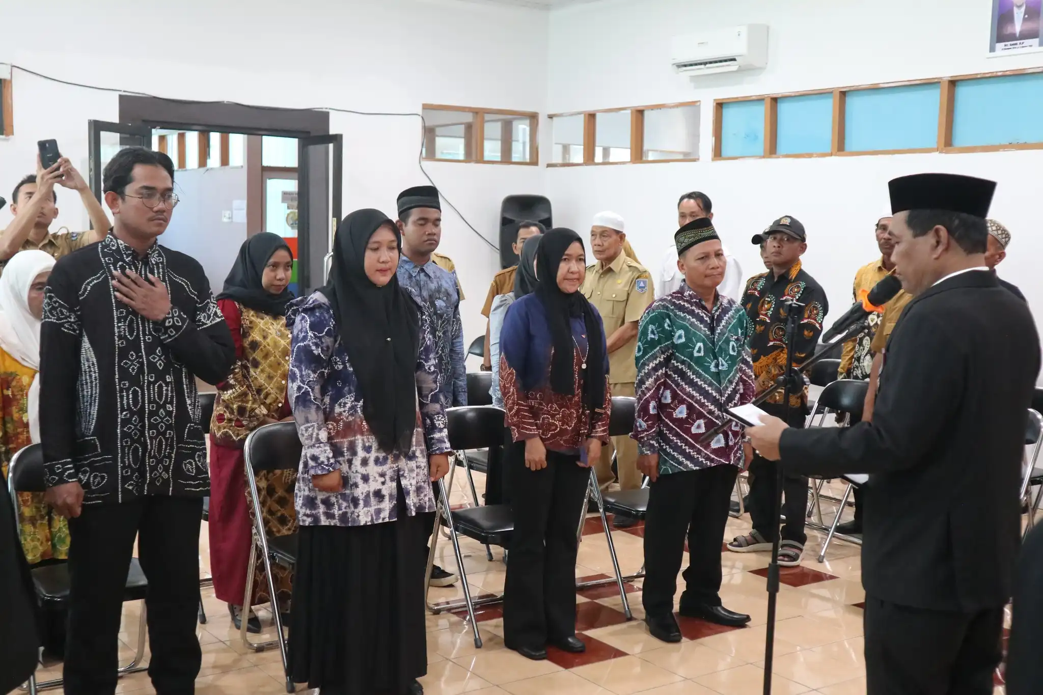 8 Anggota BPD Antar Waktu HSS Dilantik, Bupati Tekankan Integritas dan Fungsi Pengawasan