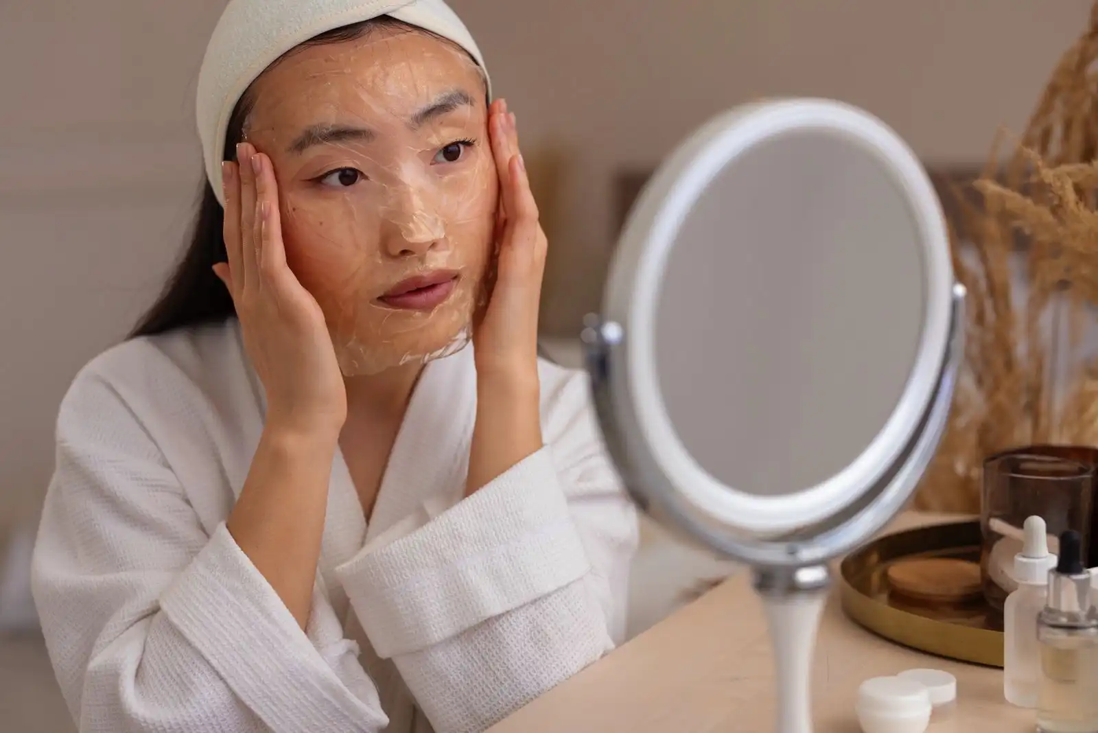 Skincare untuk Kulit Berminyak: Cara Mengatasi Wajah Kilang Minyak Tanpa Bikin Kering