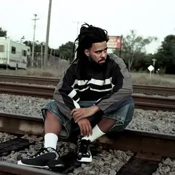 J. Cole: Sang "Abang-Abangan" Hip-Hop yang Tetap Menapak Bumi di Tengah Gemerlap Hollywood