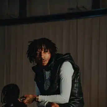 NBA YoungBoy: Antara Produktivitas Gila, Drama Hukum, dan Kultus Penggemar Paling Militan