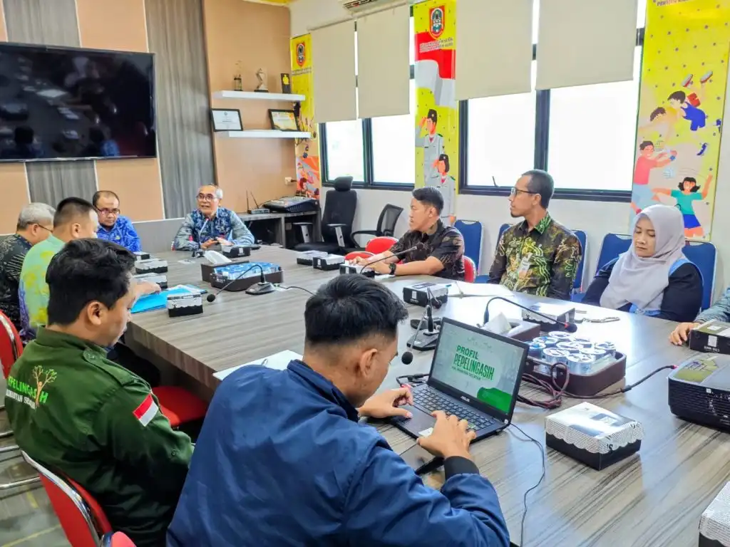 Pemuda Kalsel Diajak Turun Tangan Atasi Sampah, DLH Gandeng Organisasi Kepemudaan