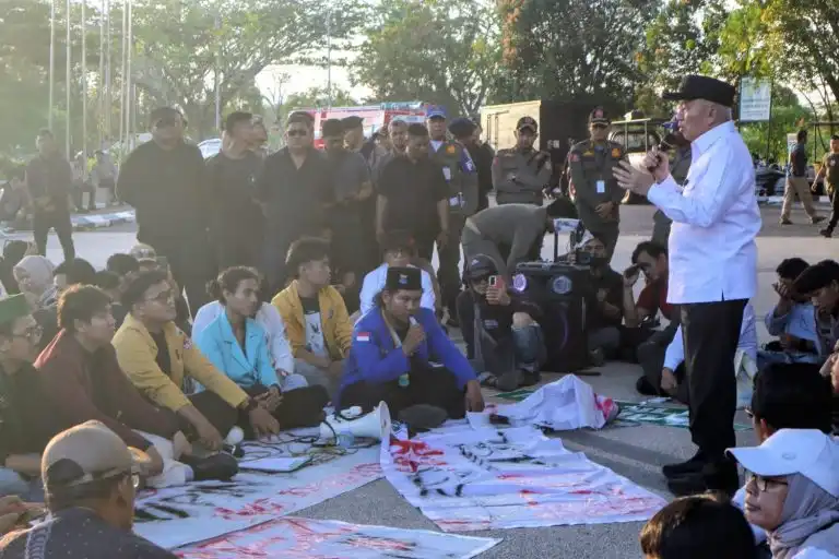 Temui Aliansi BEM, Gubernur Kalsel Tanggapi Isu Pendidikan hingga Lingkungan