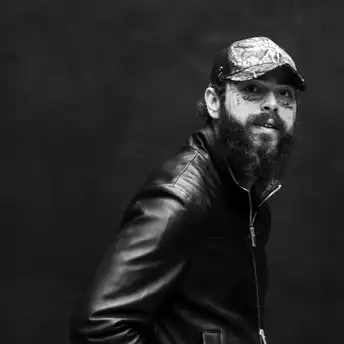 Post Malone: Definisi "Jangan Nilai Buku dari Cover-nya" Versi Rockstar Abad 21