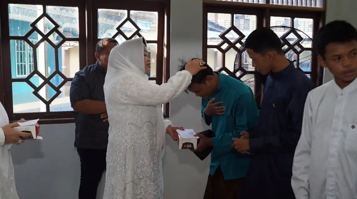 Hari Asyura, GOW HSS Berbagi Santunan dengan Anak Yatim di Panti Asuhan Budi Bakti
