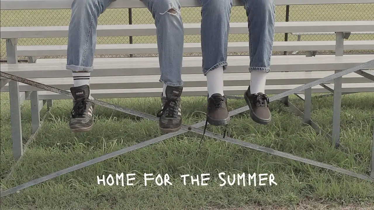 Arti Lagu Home for the Summer - Sara Kays, Nostalgia Cinta Remaja yang Tak Pernah Benar-Benar Pergi