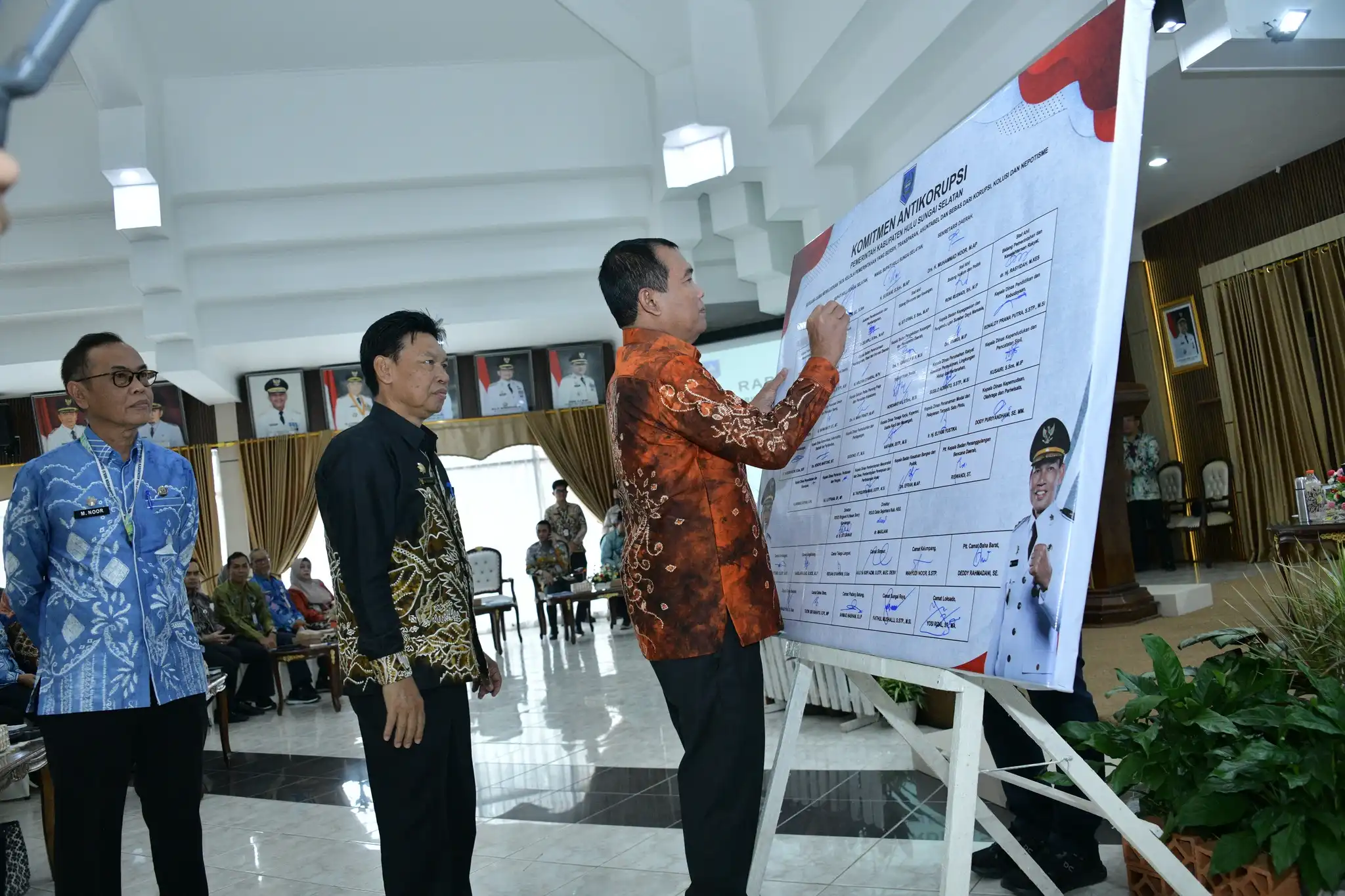 Rakor Bulanan HSS Dibarengi Komitmen Antikorupsi, Bupati Tekankan Percepatan Program