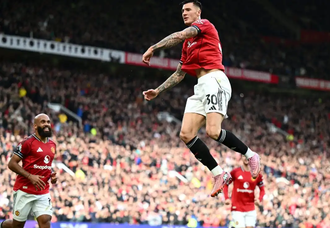 Benjamin Sesko Tajam dari Bangku Cadangan, Michael Carrick Belum Ubah Lini Depan Manchester United