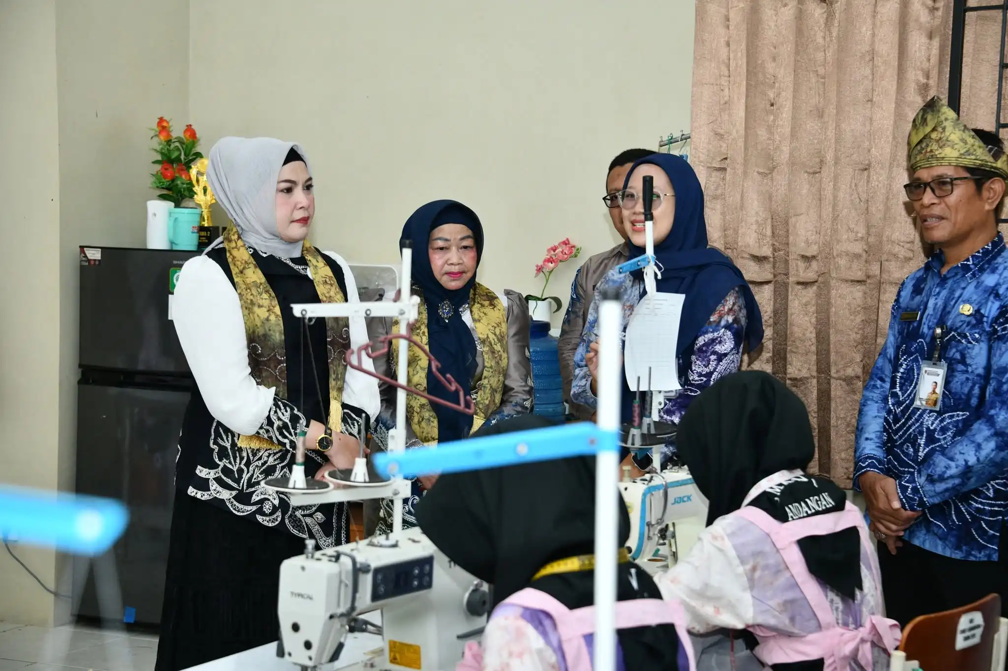 Dekranasda HSS Bidik Talenta Kreatif dari Sekolah, Karya Siswi SMKN 1 Kandangan Dilirik