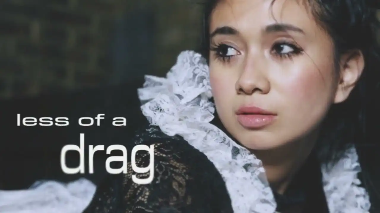 Makna Lagu Strong Girl oleh NIKI, Tekanan untuk Selalu Kuat Padahal Hati Sedang Rapuh