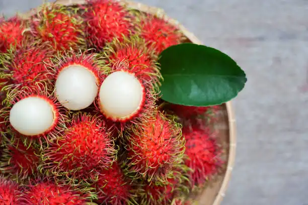 Rambutan: Si Rambut Merah yang Diam-Diam Jadi Penyelamat Mahkota Kepala Kita