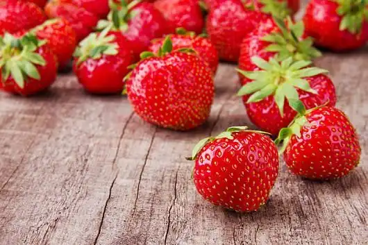 Strawberry: Rahasia Gigi Putih dan Gusi Sehat yang Ternyata Bukan Cuma Mitos Belaka