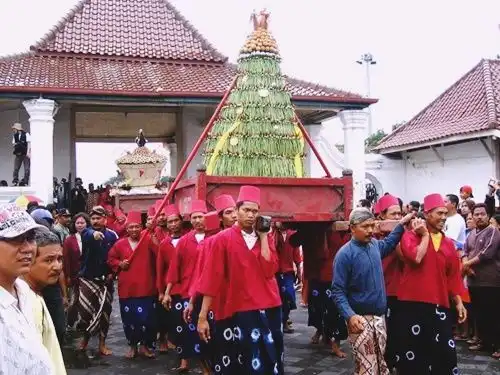 Sekaten: Lebih dari Sekadar Pasar Malam, Ini Adalah Napas Yogyakarta yang Tak Lekang Oleh Zaman