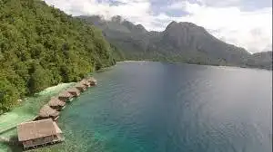 Menepi Sejenak ke Pantai Ora: Ketika Maluku Menantang Kemewahan Maldives