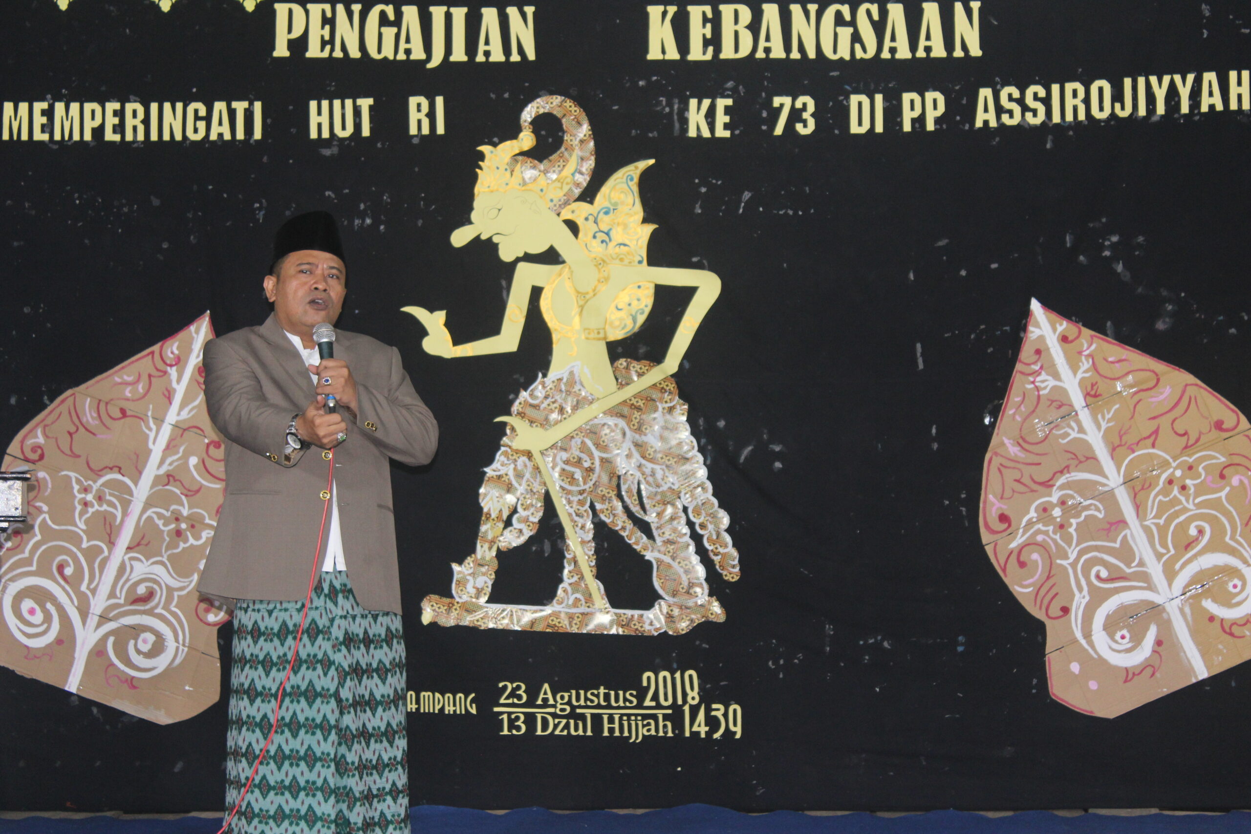 KH. M. Itqon: Santri Wjib Taat pada Pemimpin Negara Indonesia.