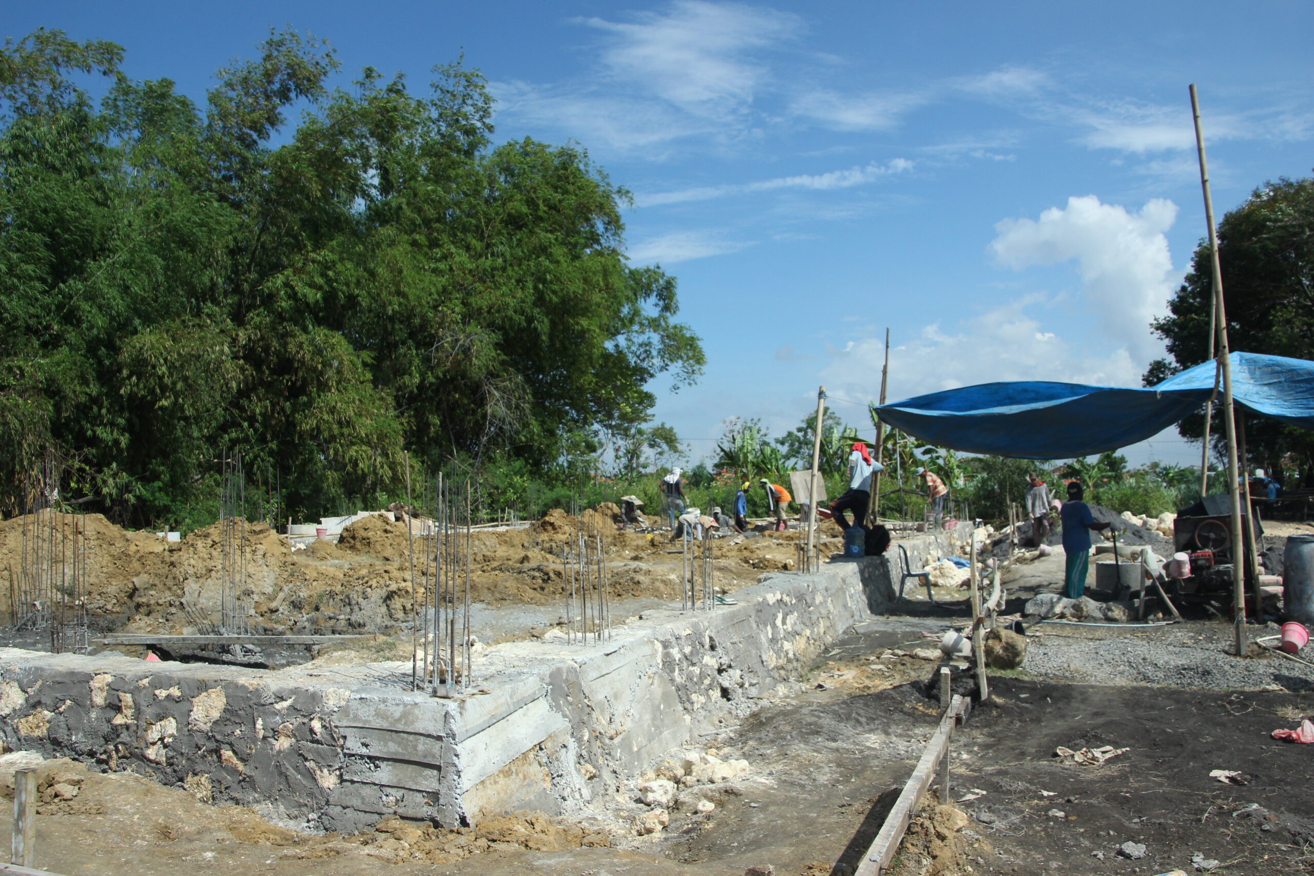 WUJUD KHIDMAT PESANTREN,IKAPASPON SUMBANG RUMAH ADAT KHAS DAYAK