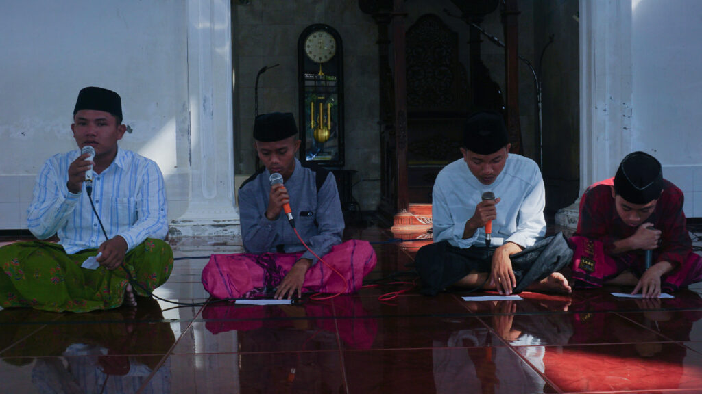 LOMBA PUKUL BEDUG UNTUK MEMERIAHKAN HARI RAYA IDUL ADHA