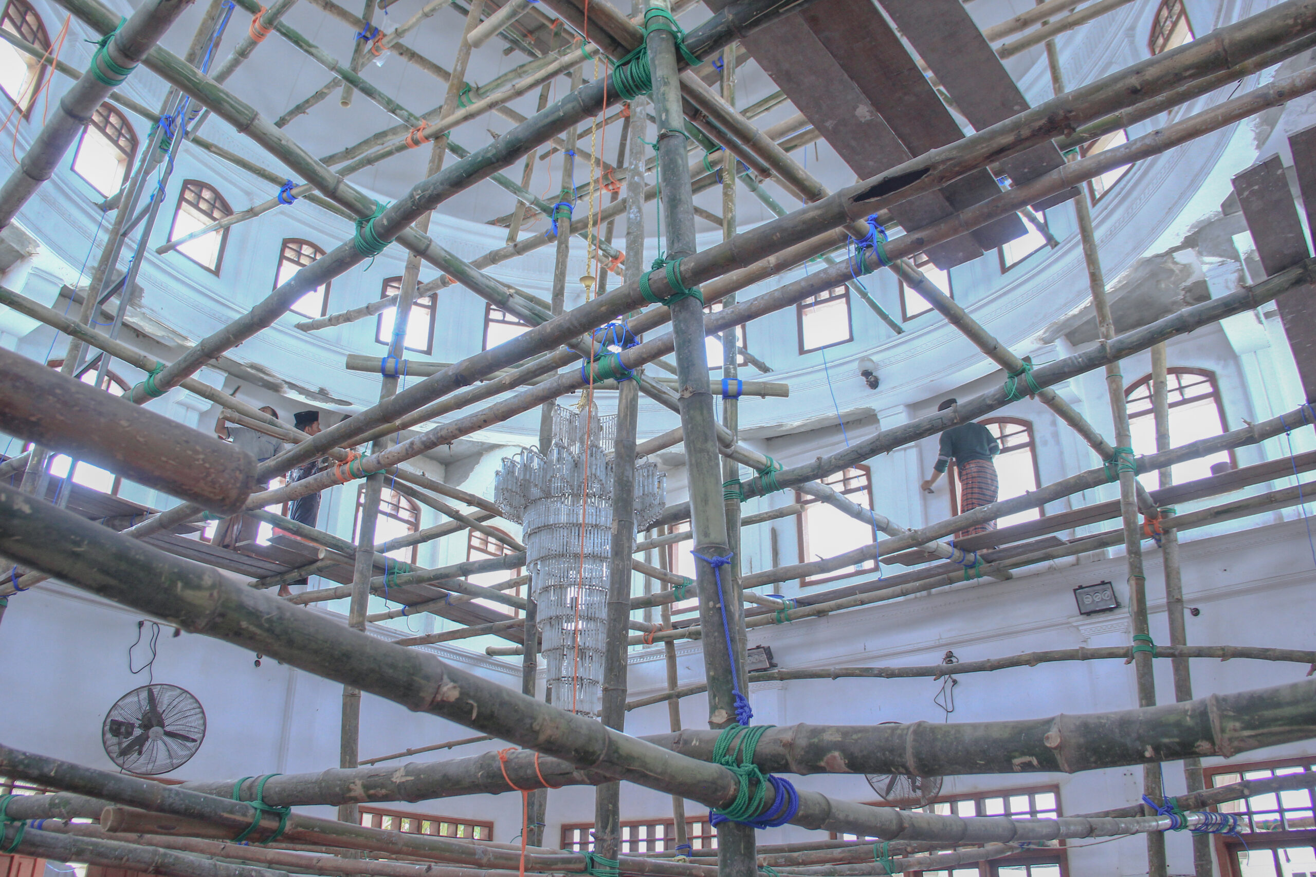 Demi Kenyamanan dan Keamanan, RT Lakukan Renovasi Masjid Ar-Rohmah