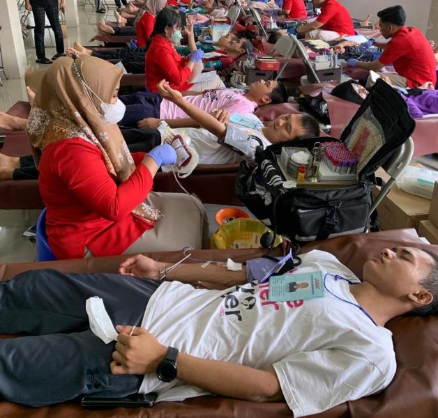 Momen donor darah para siswa PT JIAEC (PT JIAEC/MR Wicaksana)