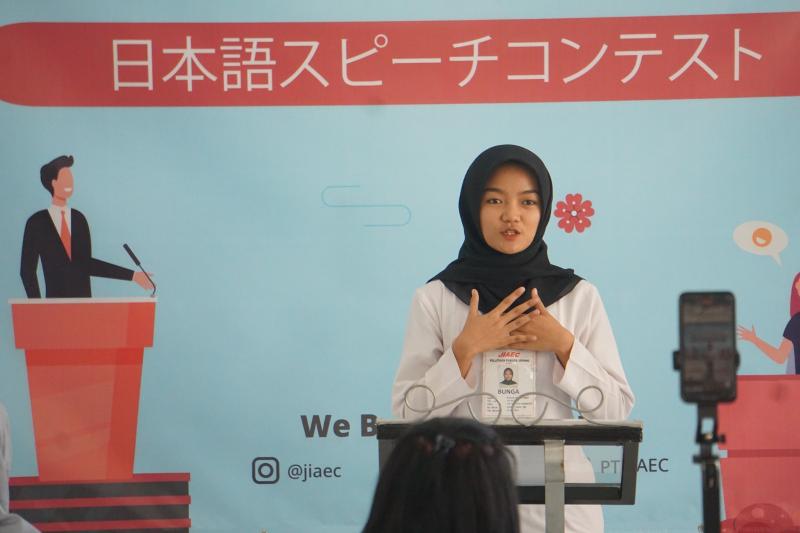 Penampilan siswa dalam Speech Contest siswa Kaigo (PT JIAEC/MR Wicaksana)