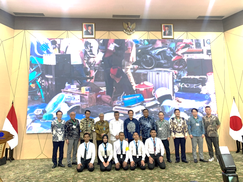 Foto bersama perwakilan calon peserta magang di Prefektur Ehime Jepang (PT JIAEC/MR Wicaksana) Foto bersama perwakilan calon peserta magang di Prefektur Ehime Jepang (PT JIAEC/MR Wicaksana)